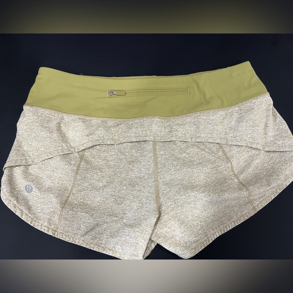 Lululemon Speed Up Shorts - Picture 5 of 7